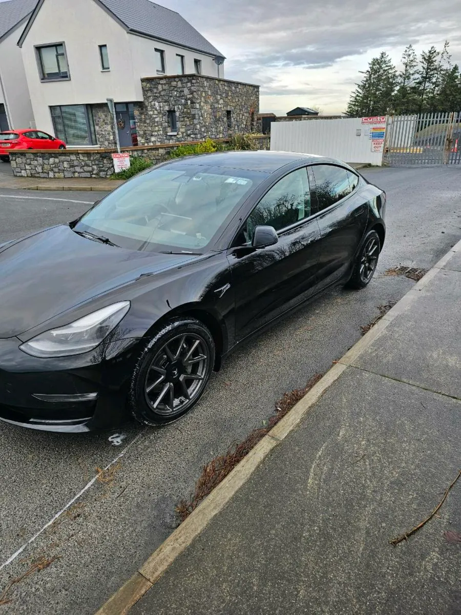 2022 Tesla Model 3 Long Range Dual Motor AWD w/Acc - Image 4