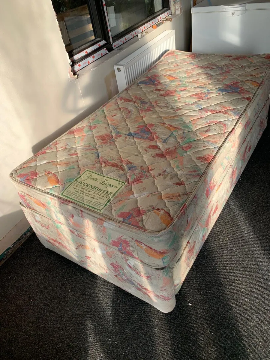 Single Bed Cork - Image 1