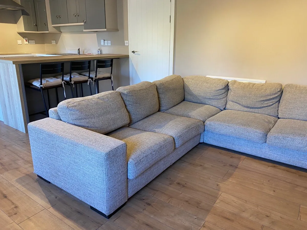 L Shaped couch - Image 3