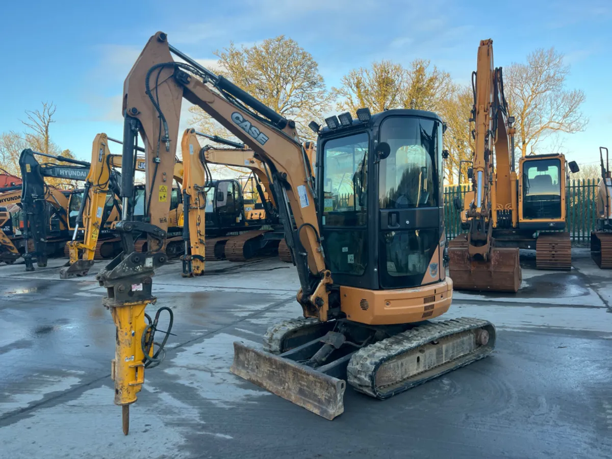 Case CX30B Mini Excavator - Image 2