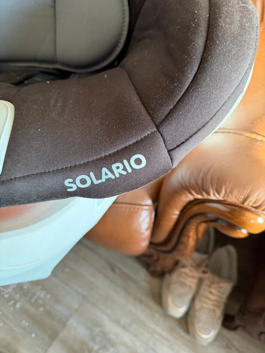 Child’s car seat - Image 4