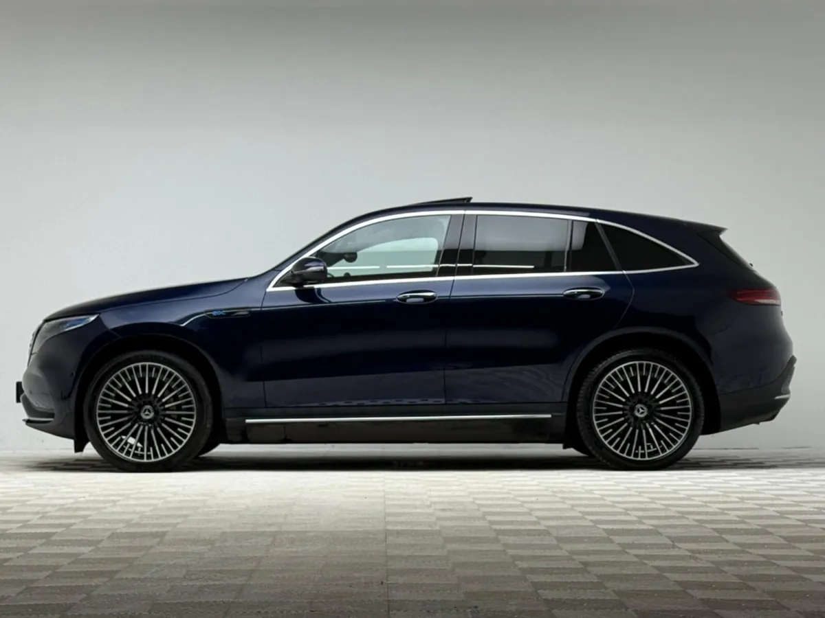 Mercedes-Benz EQC 400 AMG LINE PREMIUM 4MATIC - Image 4