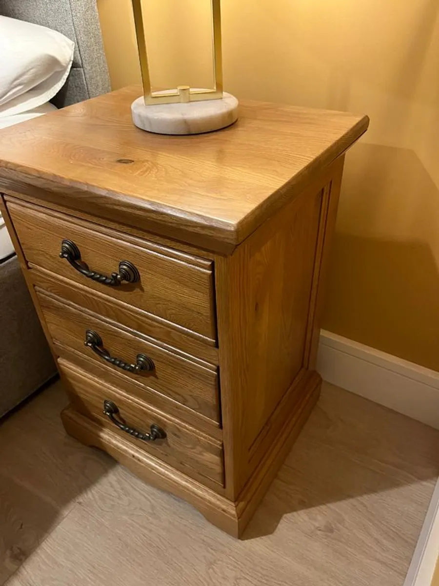 Solid oak bedside lockers - Image 3