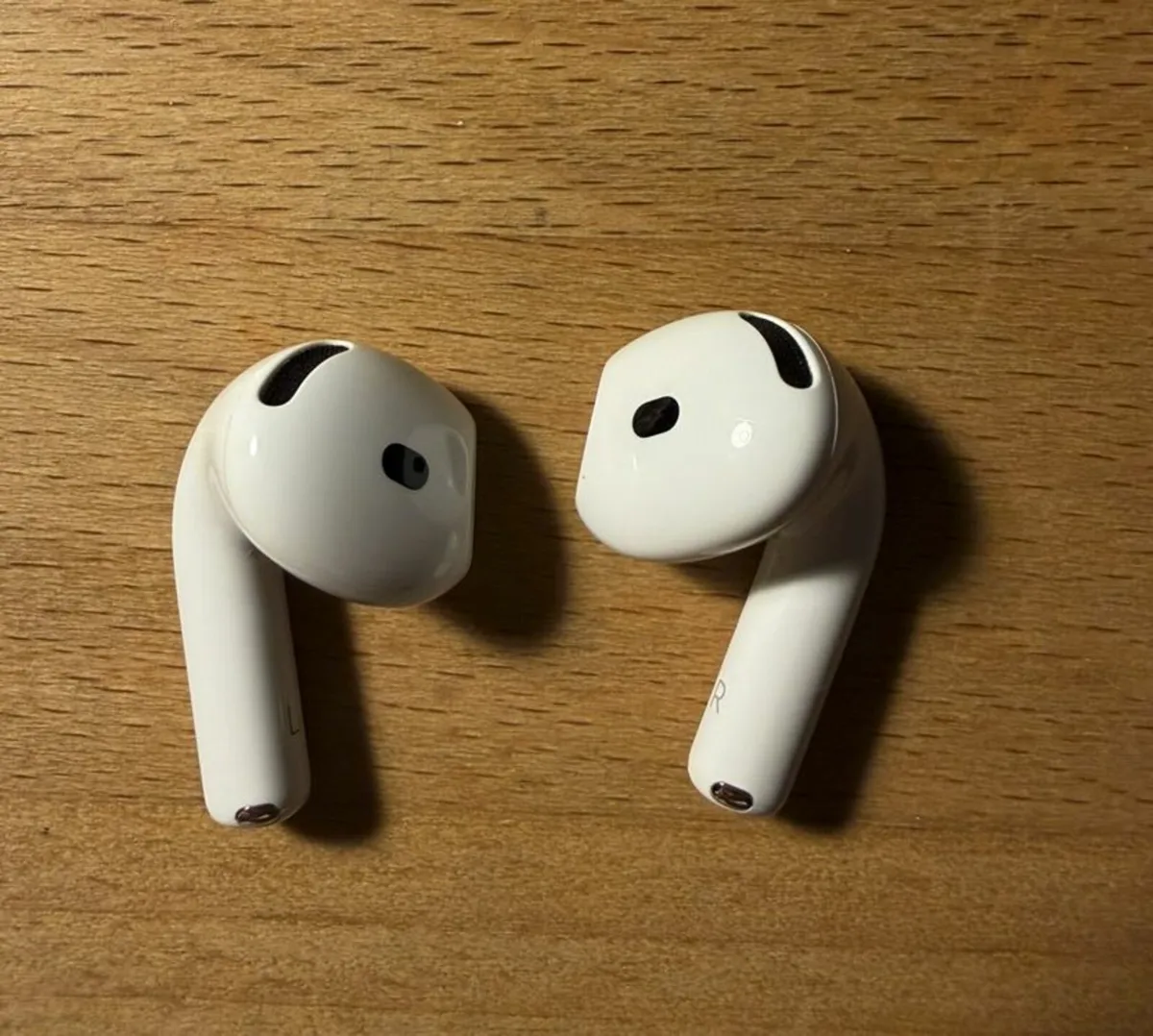 Airpods 4 (only earpods)