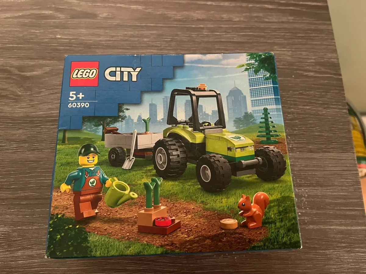 Lego City Park Tractor (60390) - Image 1