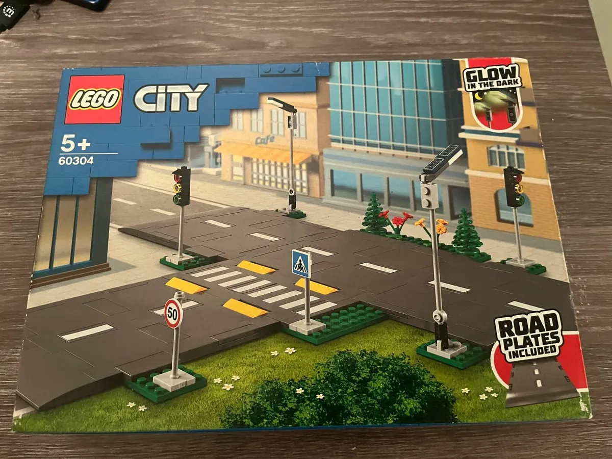 Lego City Road Plates (60304) - Image 1