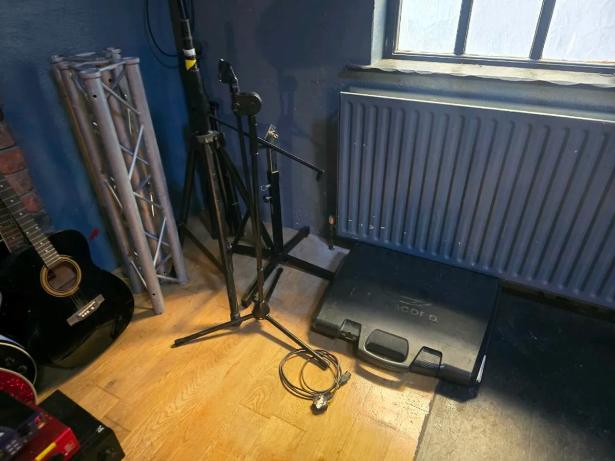 DJ/music/disco set up for bar - Image 3