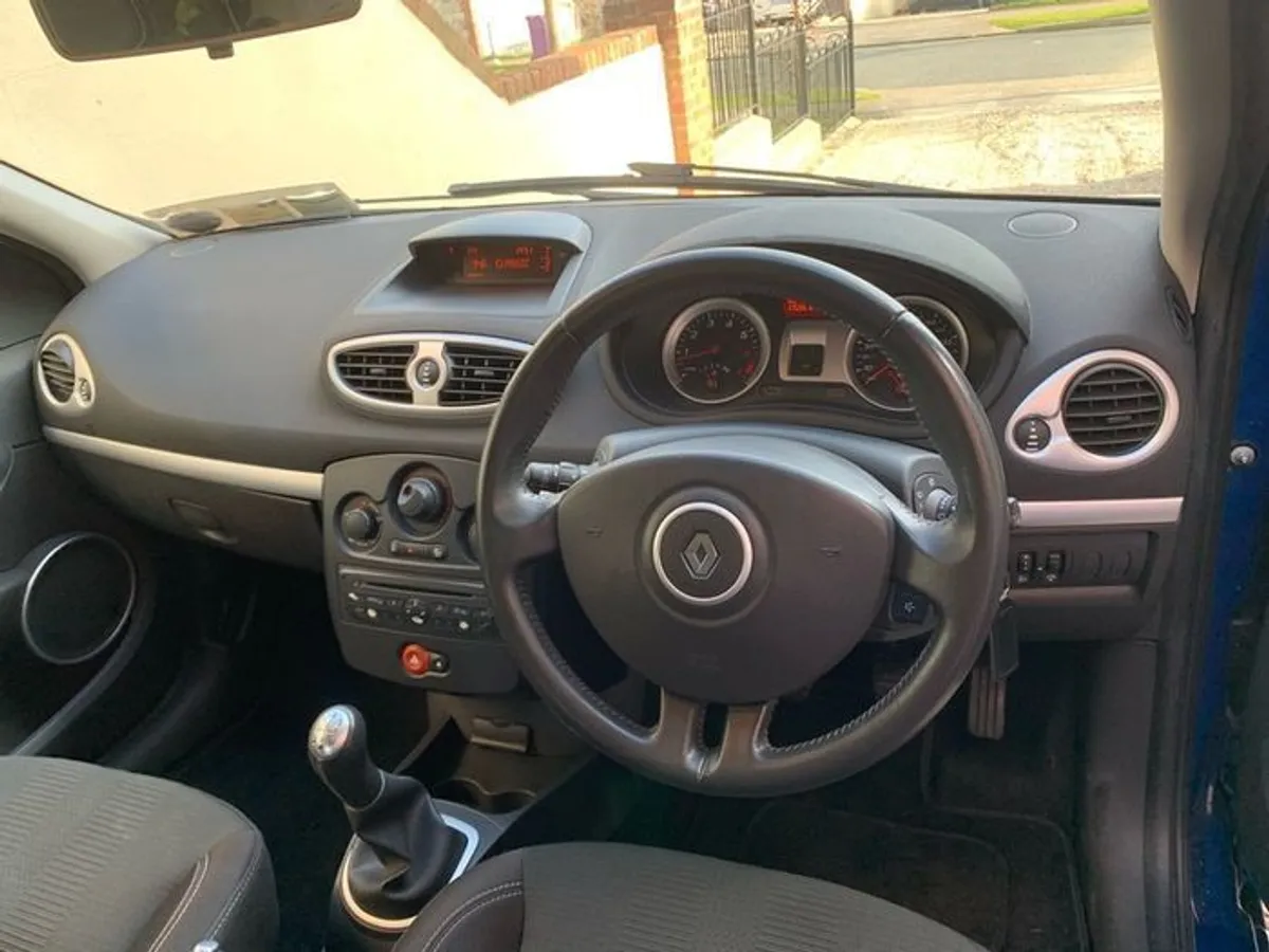 Renault Clio 1.1 Manual Dynamique - Image 3