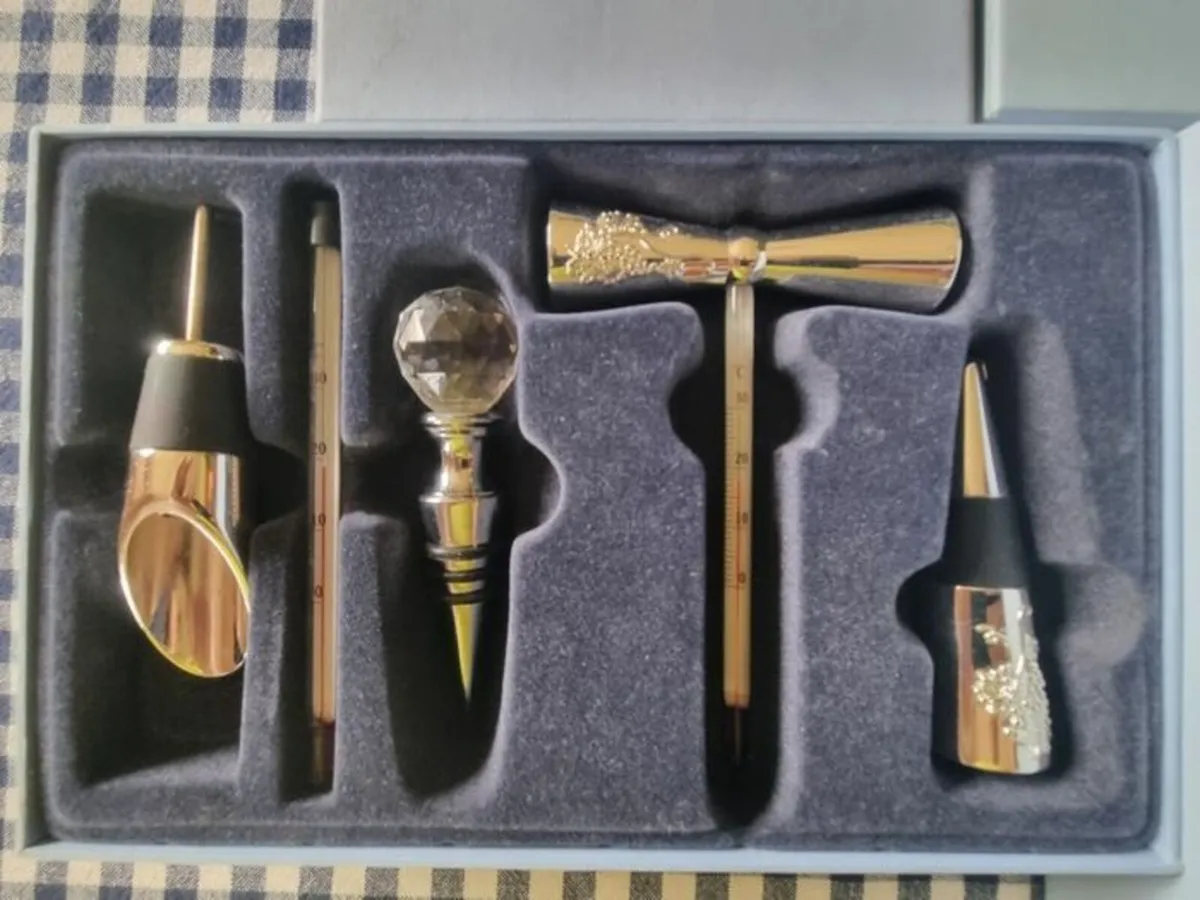 Newbridge Silverware wine set - Image 2