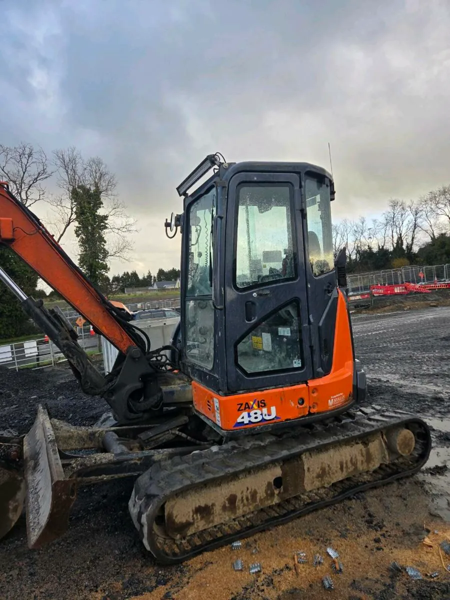 Hitachi 48u - Image 1