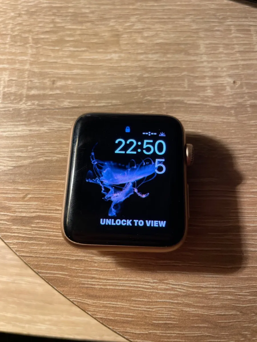 Apple Watch Series 3 42 mm aluminium case - Image 1