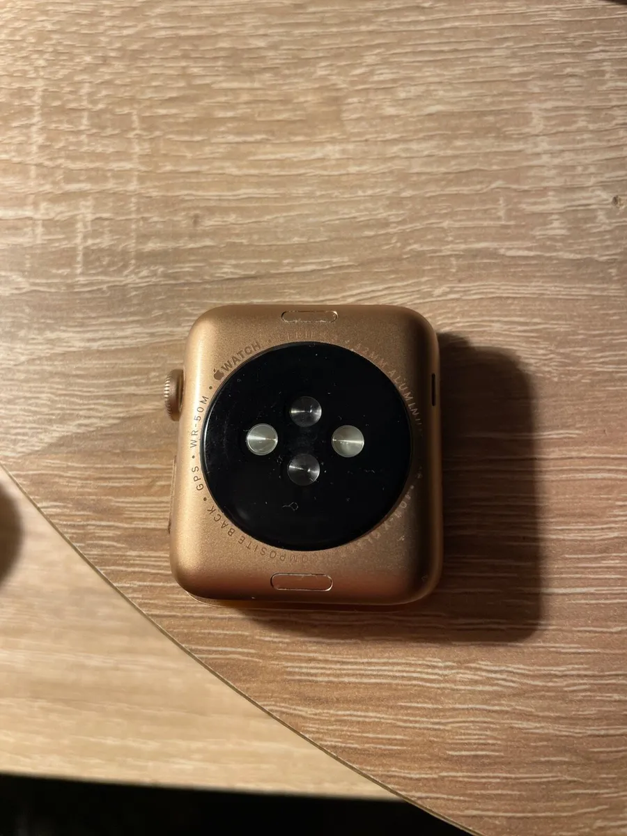 Apple Watch Series 3 42 mm aluminium case - Image 2