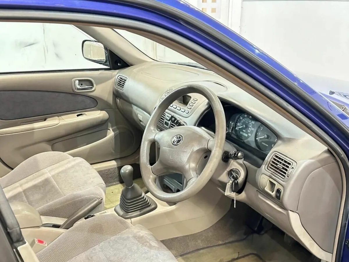 4 x Toyota Corolla E11 97-02 Interior Door Pulls - Image 1