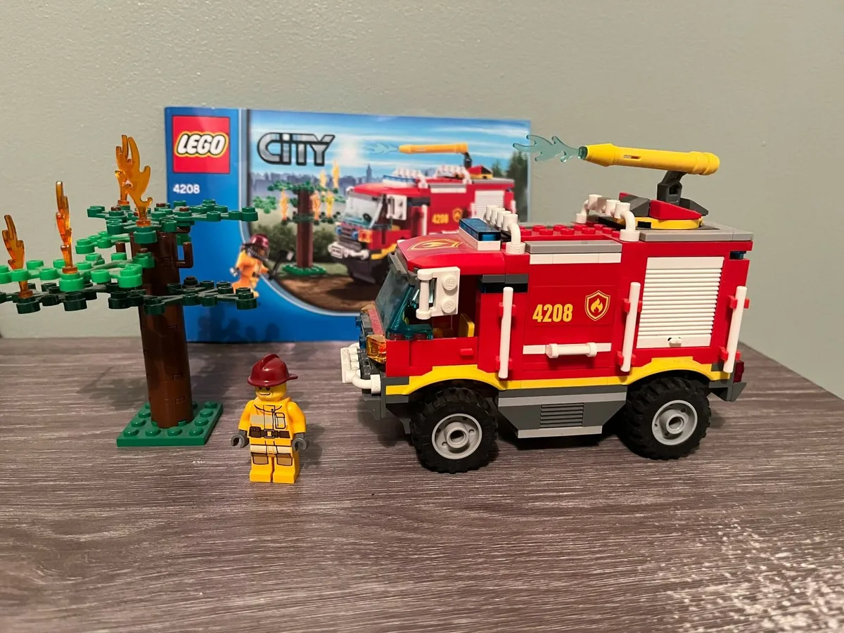 Lego City Fire Truck (4208) - Image 1