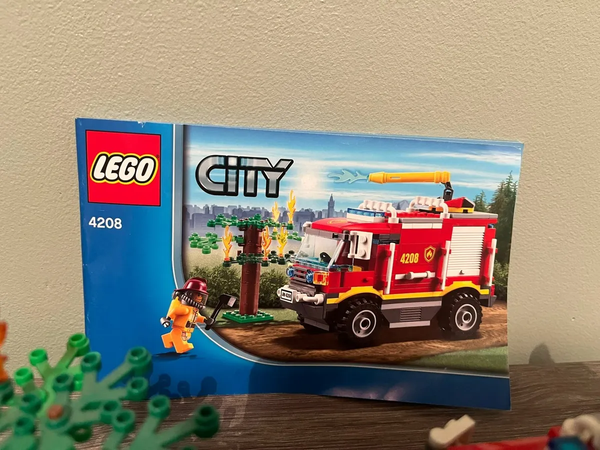 Lego City Fire Truck (4208) - Image 4