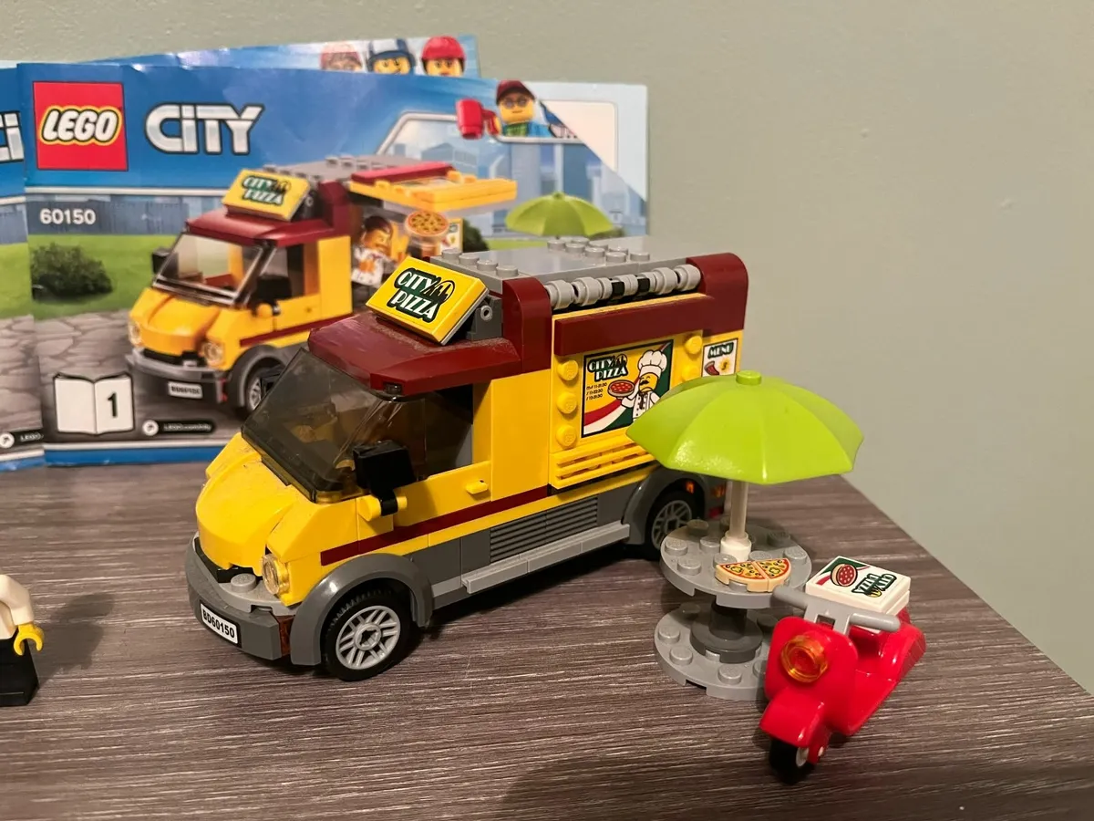 Lego City Pizza Van (60150) - Image 2