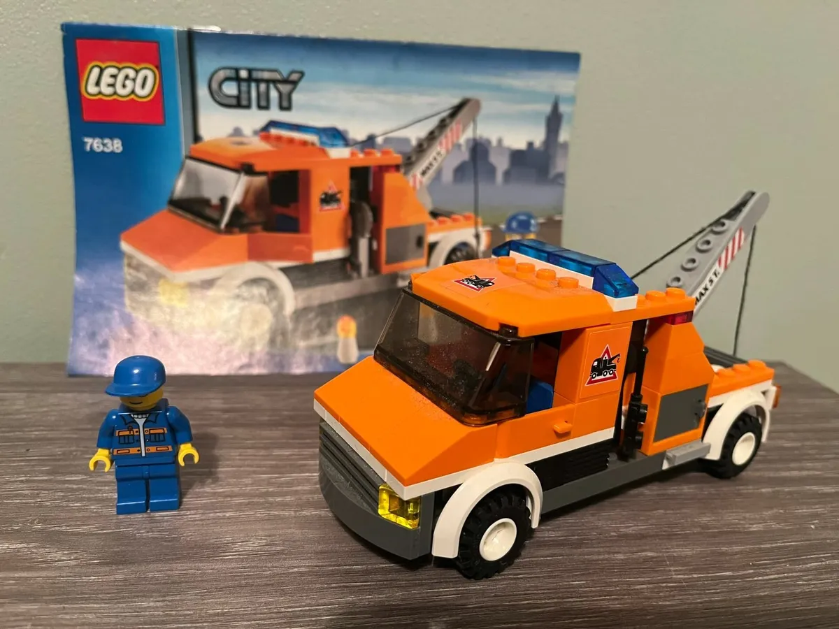 Lego City Tow Truck (7638) - Image 1