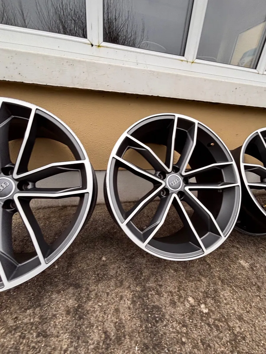 Audi A6 2013 - Image 1