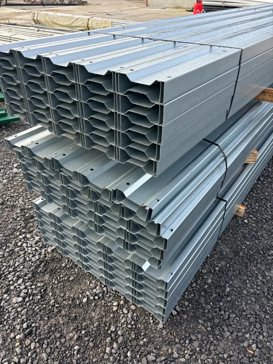 100 x 20ft galvanised purlins €4000 - Image 2