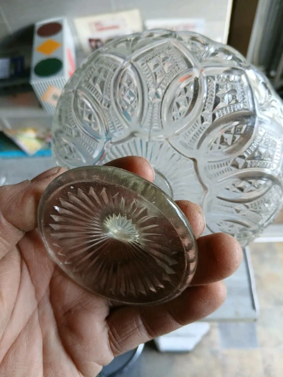 Glass bowls x 3 - Image 3