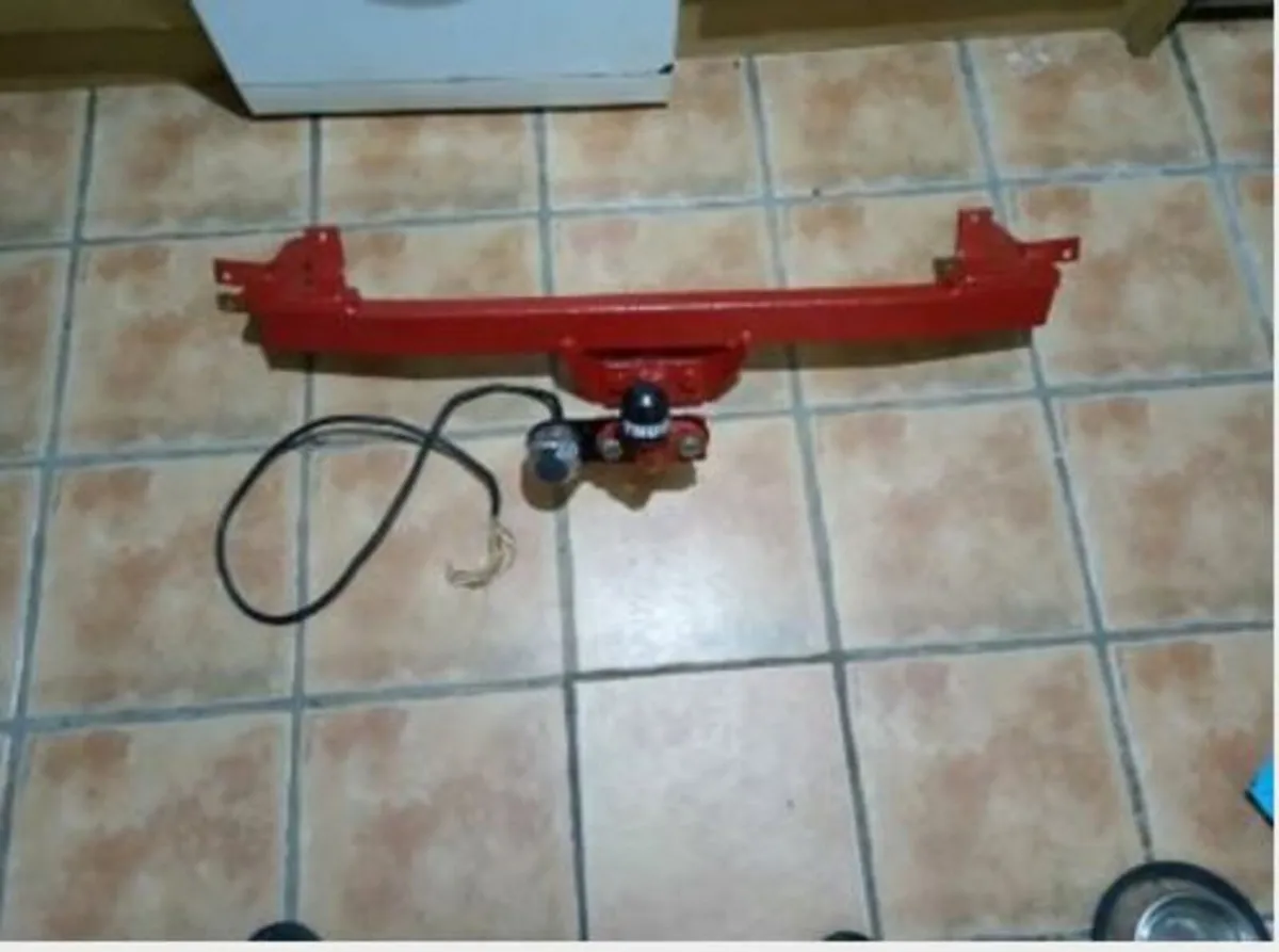 Toyota Corolla E11 3 Door Hatchback Towbar - Image 1