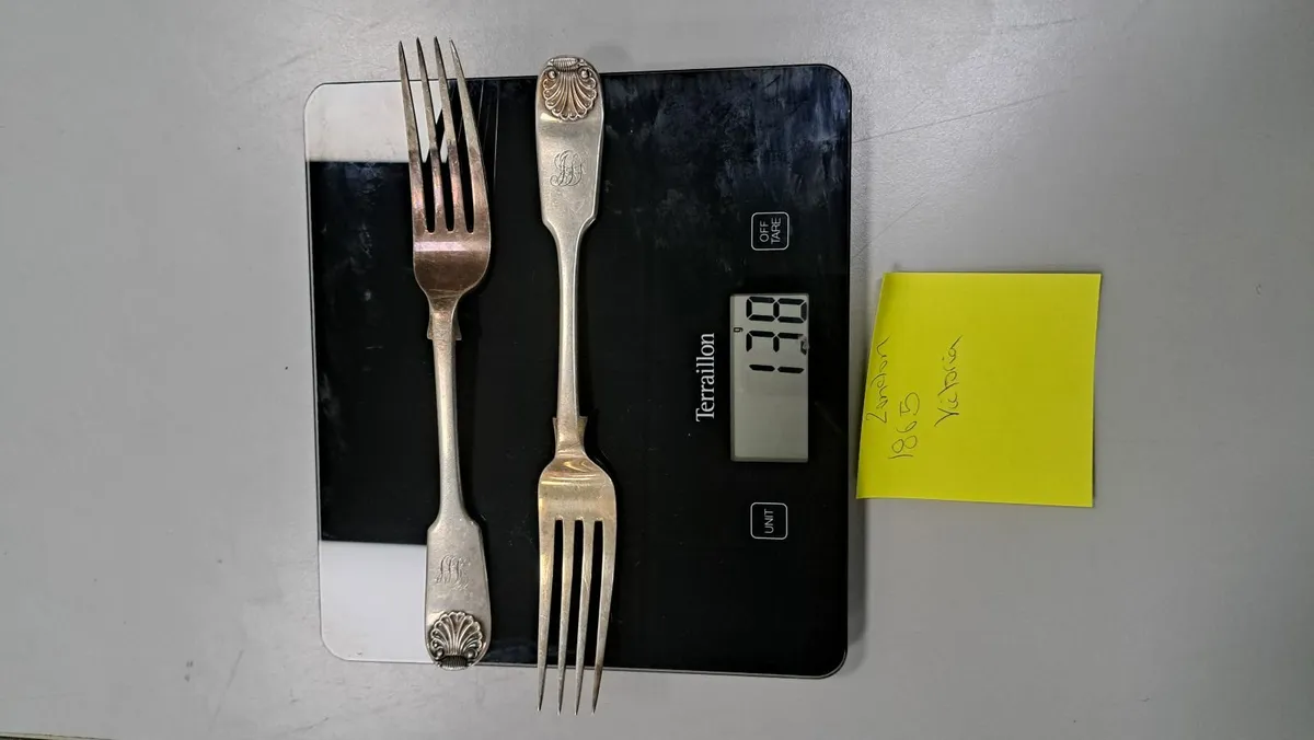 Sterling silver dinner forks - 2 off - Image 3