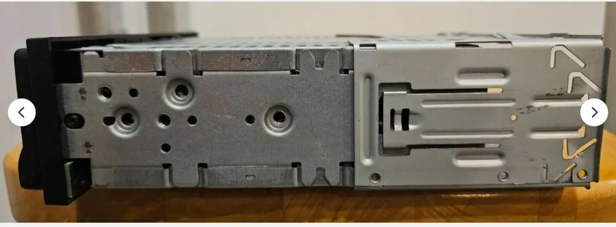 New Toyota Original Cassette Radio WH 8403 - Image 4