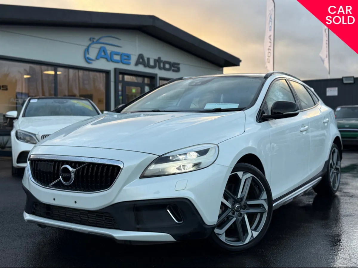 Volvo V40 ** DEPOSIT TAKEN ** D4 CROSS COUNTY - 2. - Image 1
