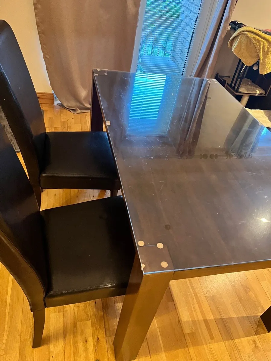 Kitchen Table and Chairs - Image 2