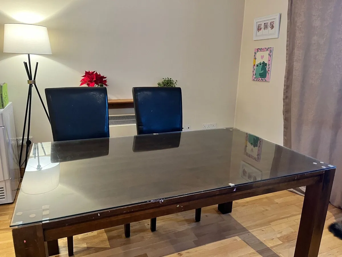 Kitchen Table and Chairs - Image 3