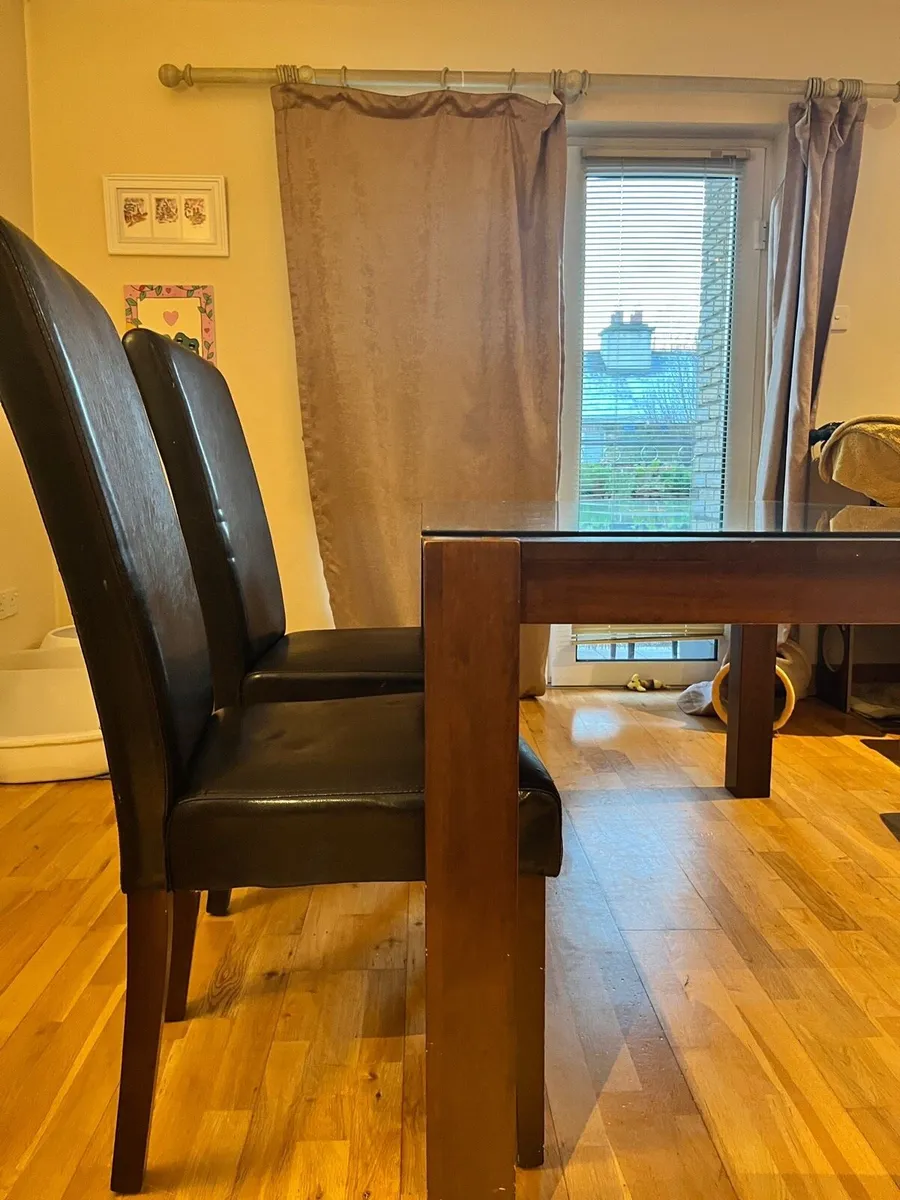 Kitchen Table and Chairs - Image 4