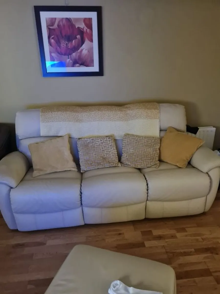2 Seater leather recliner sofa - Image 4
