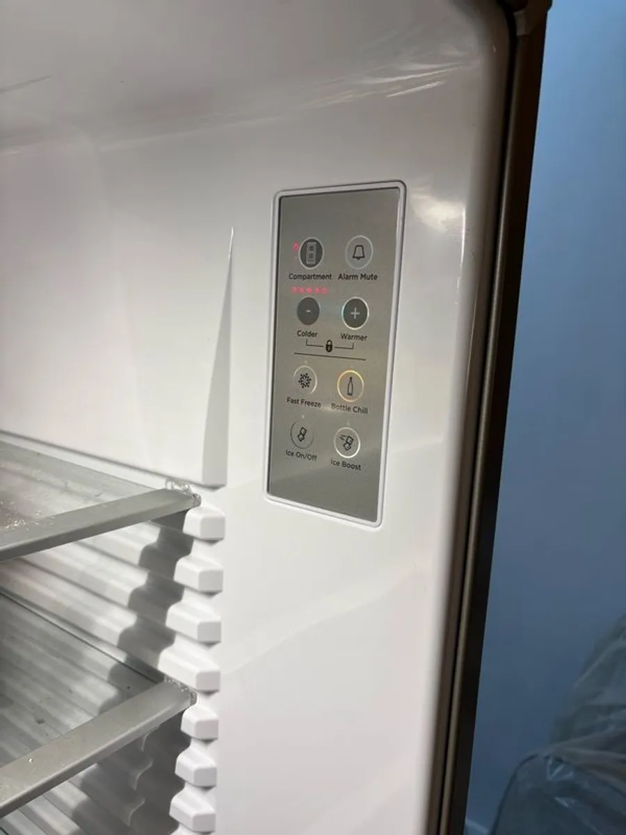 Fisher Paykel Fridge Freezer with water dispenser - Image 3