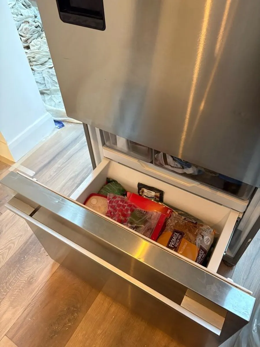 Fisher Paykel Fridge Freezer with water dispenser - Image 4