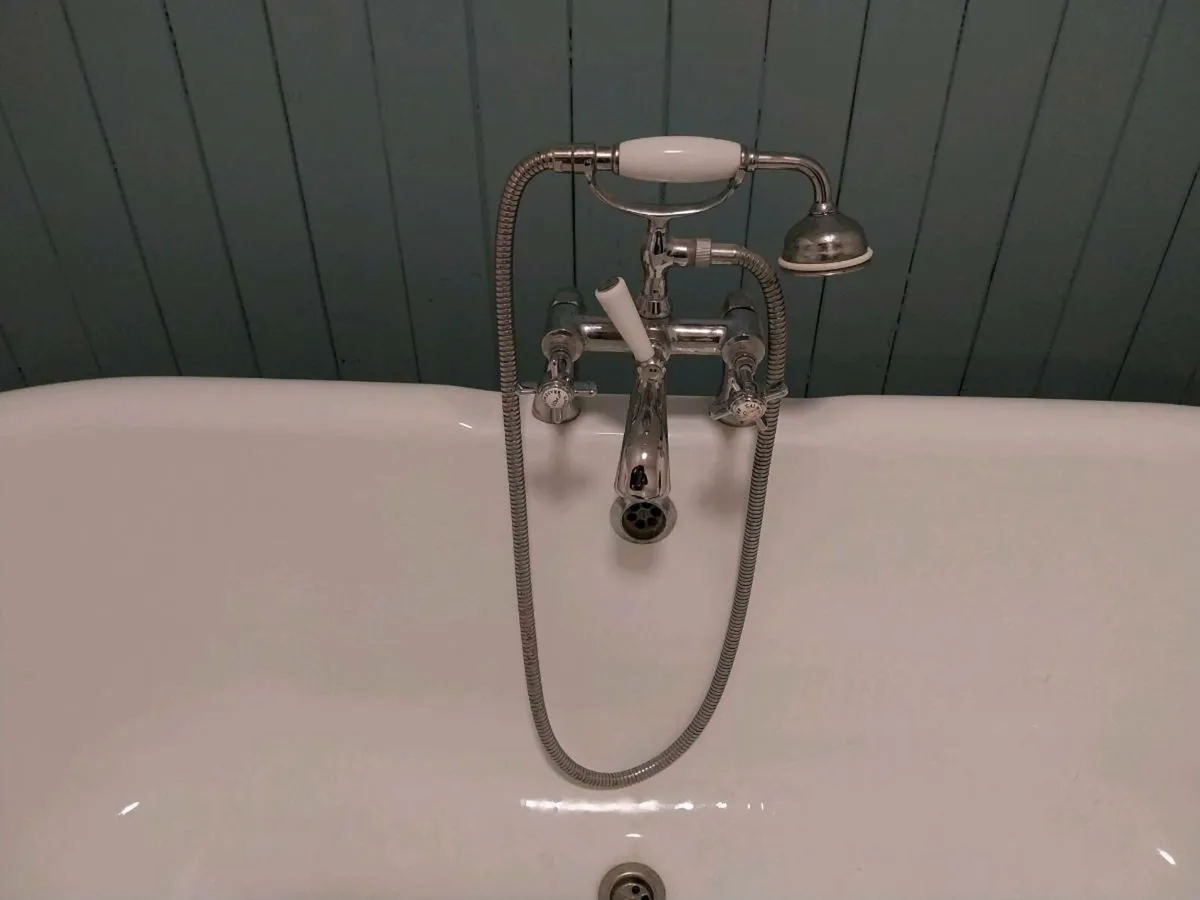 Cast Iron bath - Image 2