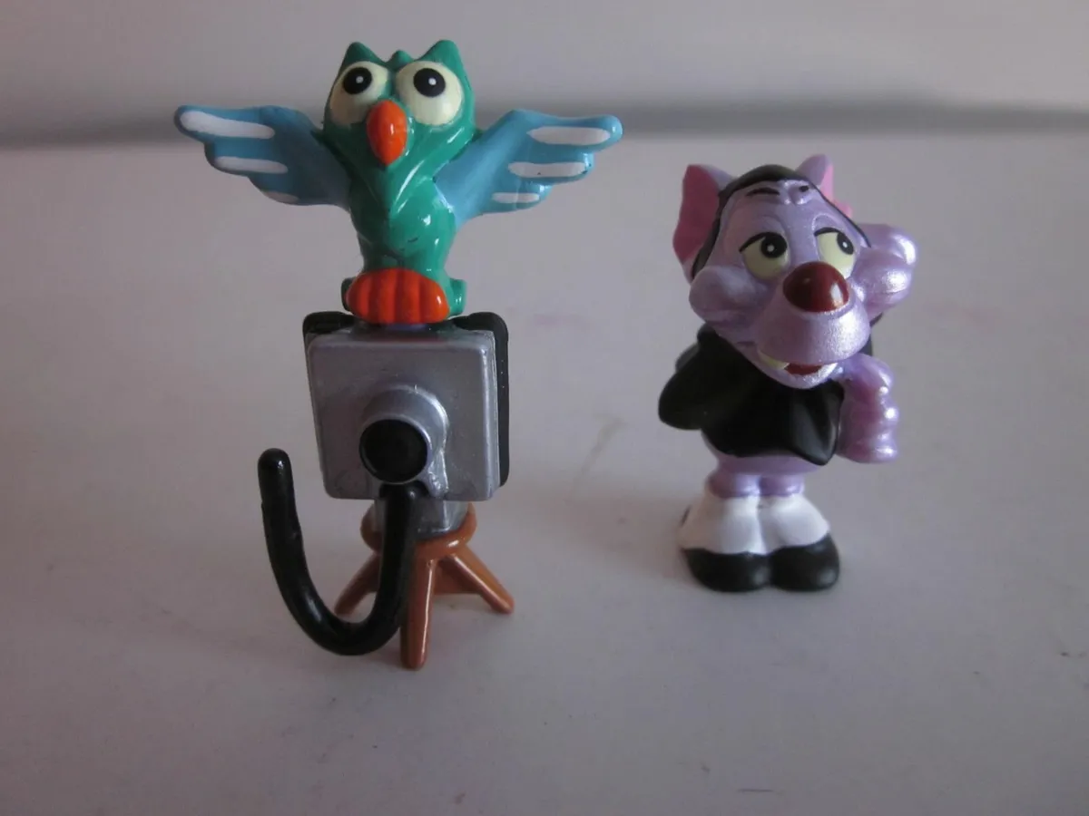 Vintage Vampirelli Kinder Surprise Figure 2000 - Image 1