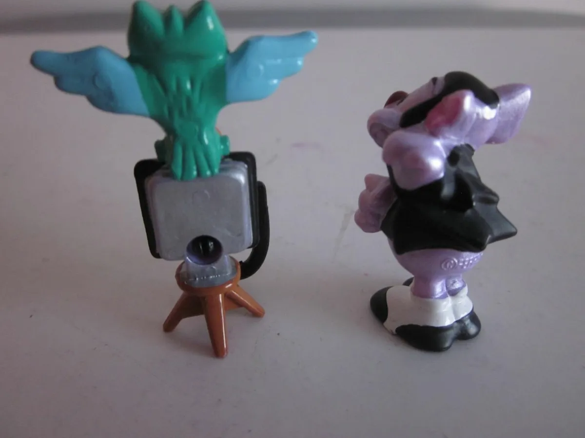 Vintage Vampirelli Kinder Surprise Figure 2000 - Image 2