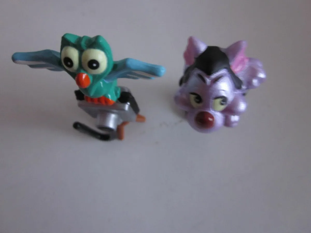 Vintage Vampirelli Kinder Surprise Figure 2000 - Image 4