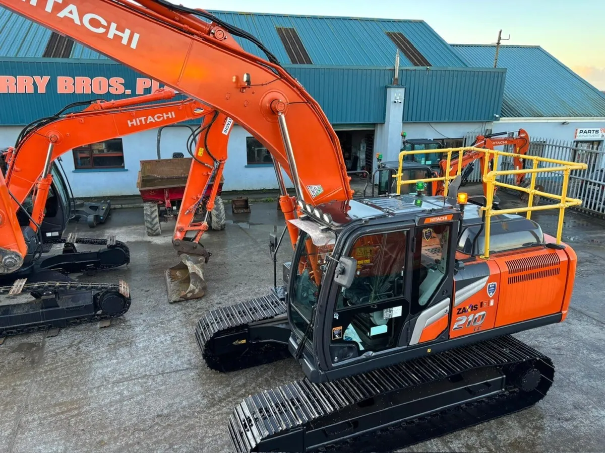 Hitachi ZX210LC-7 2023 - Image 1