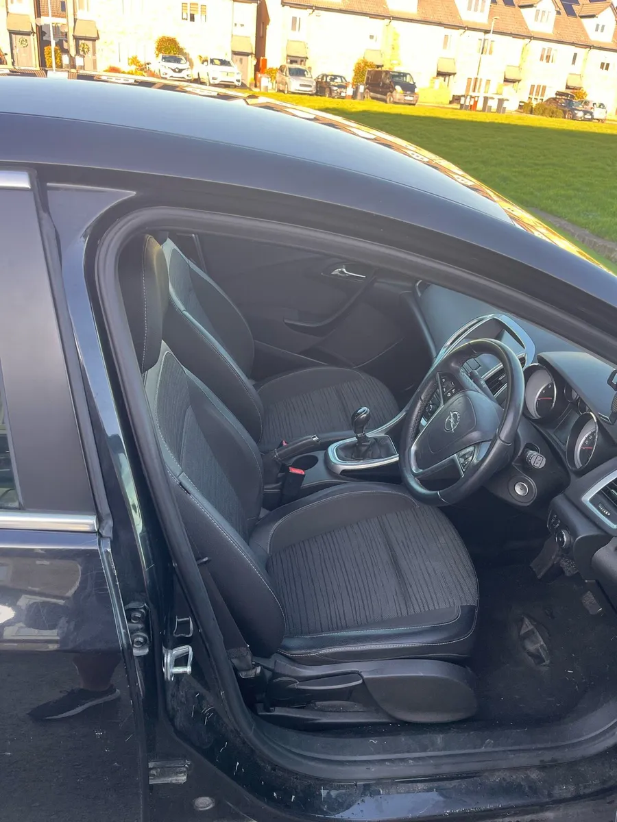 Opel Astra 2015 - Image 4