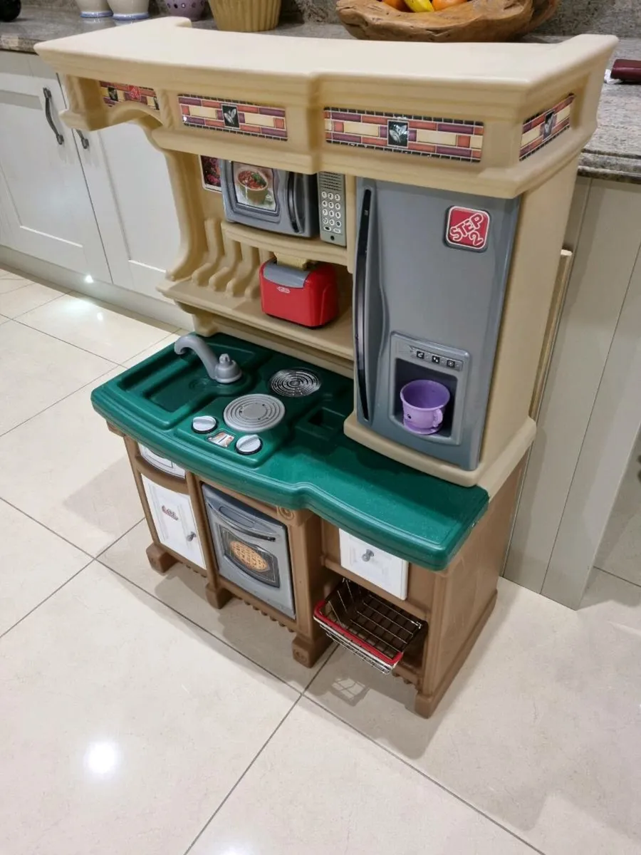 Step 2 Play Kitchen & Accessories - Image 2