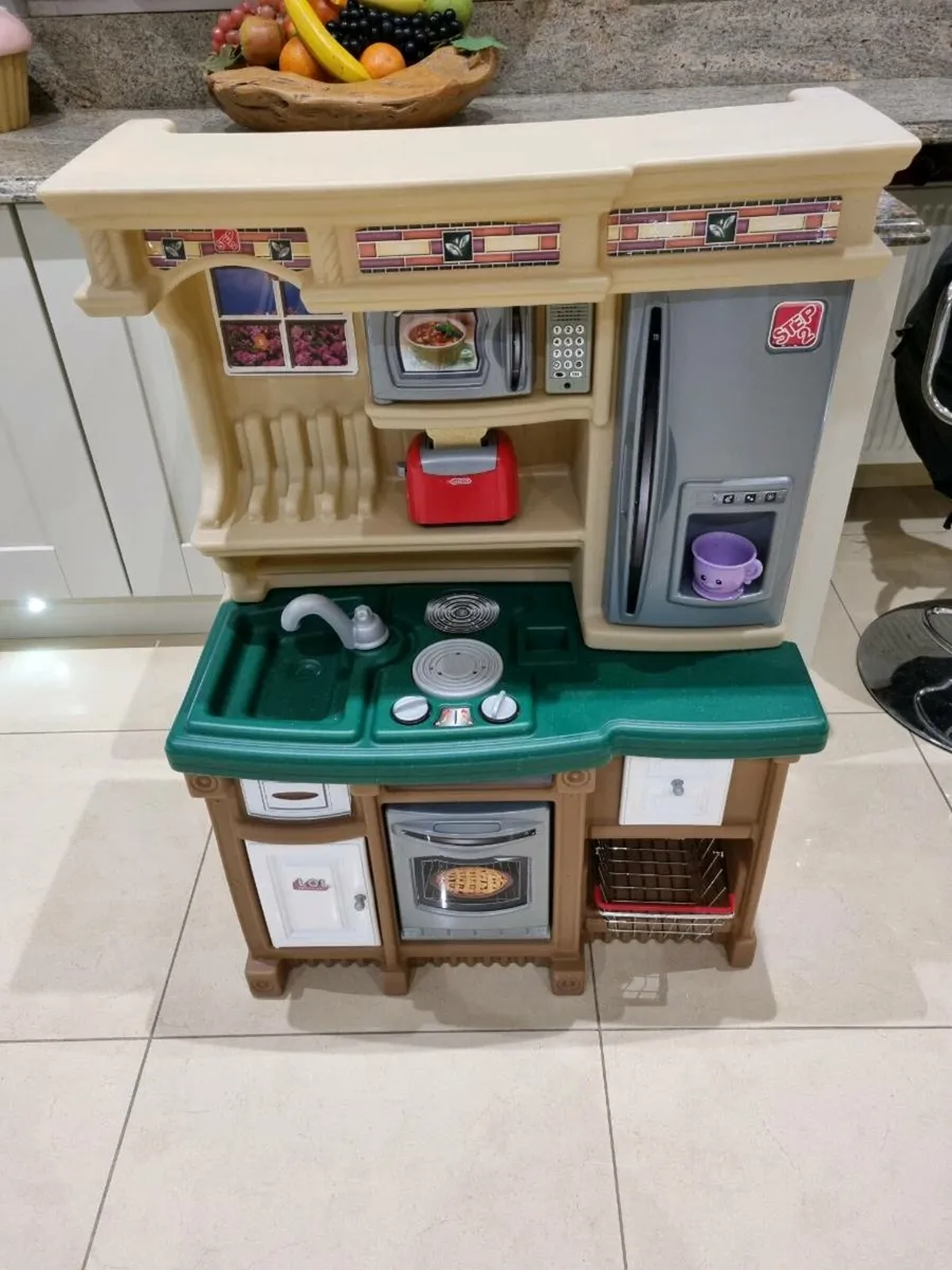 Step 2 Play Kitchen & Accessories - Image 3