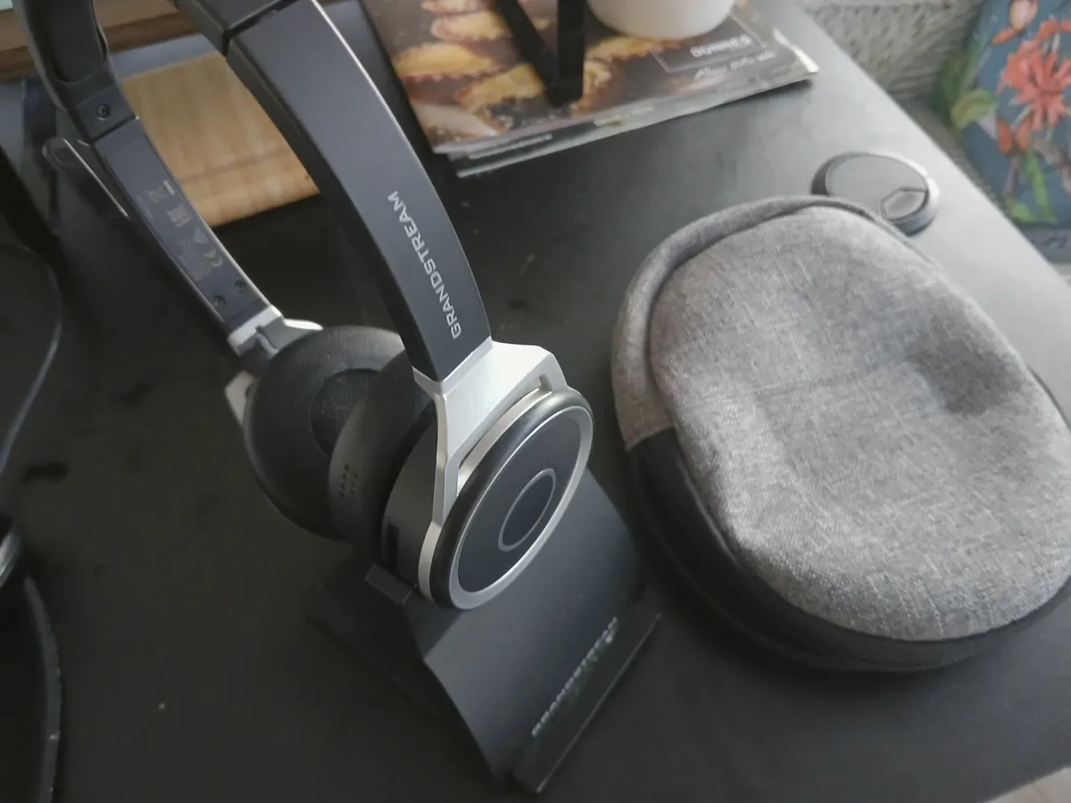 Grandstream GUV3050 HD Bluetooth Headset