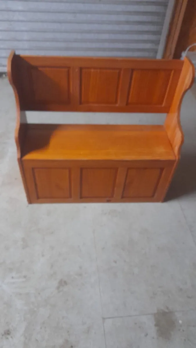 Storage bench, TV stand - Image 1