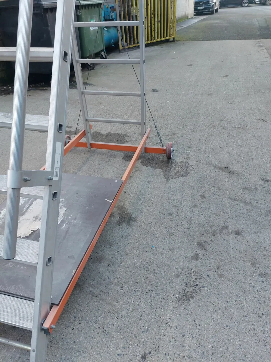 10 STEP ALUMINIUM WAREHOUSE LADDER - Image 3