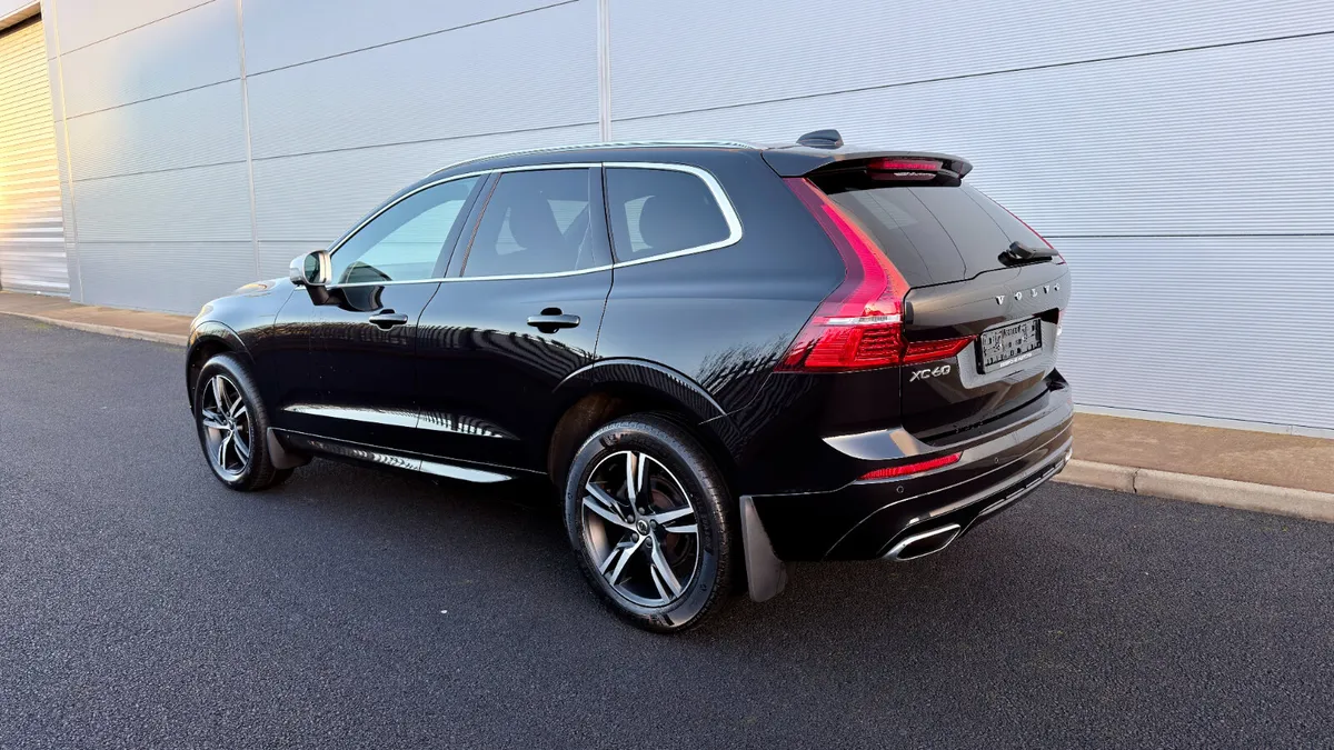 Volvo Xc60 R-Design D4 AWD - Image 3