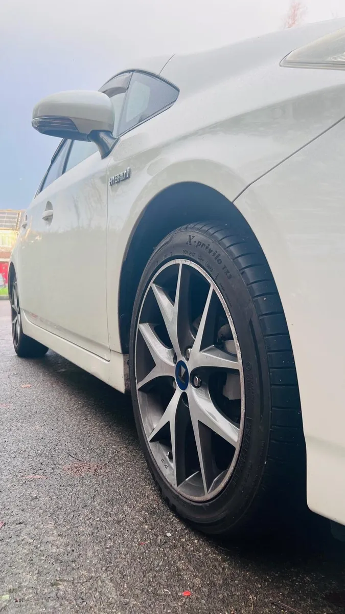 Toyota Prius - Image 3