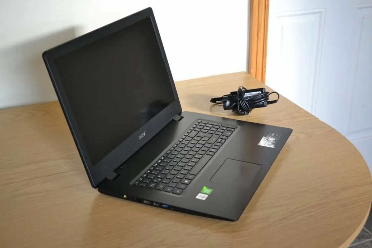 Gamer 17 i7 10510U 20gb Ram 1TB SSD Geforce Nvidia - Image 4