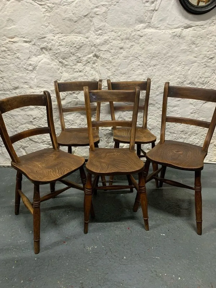 Set of 5 Antique Elm Farmhouse Chairs. - Image 2