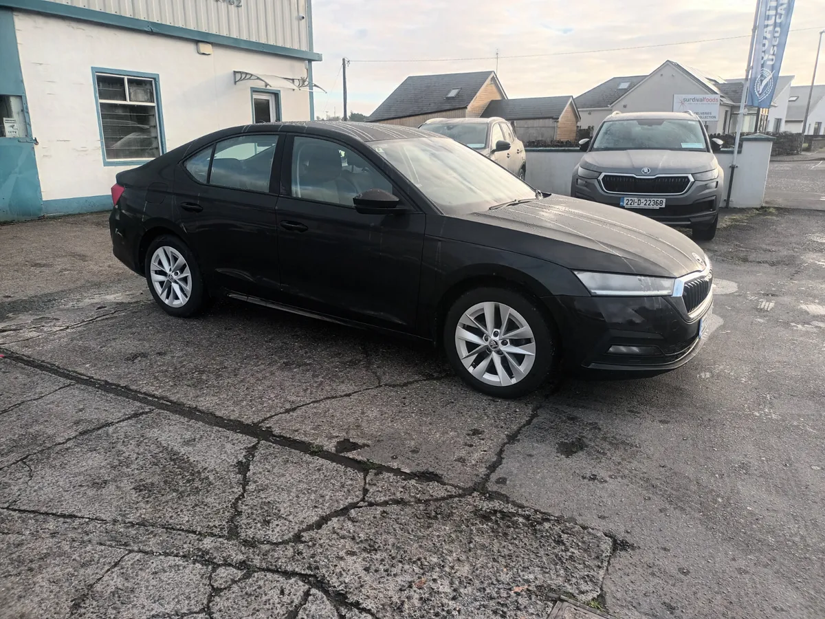 2022 Skoda OCTAVIA AMB 1.0TSI 110HP - Image 4